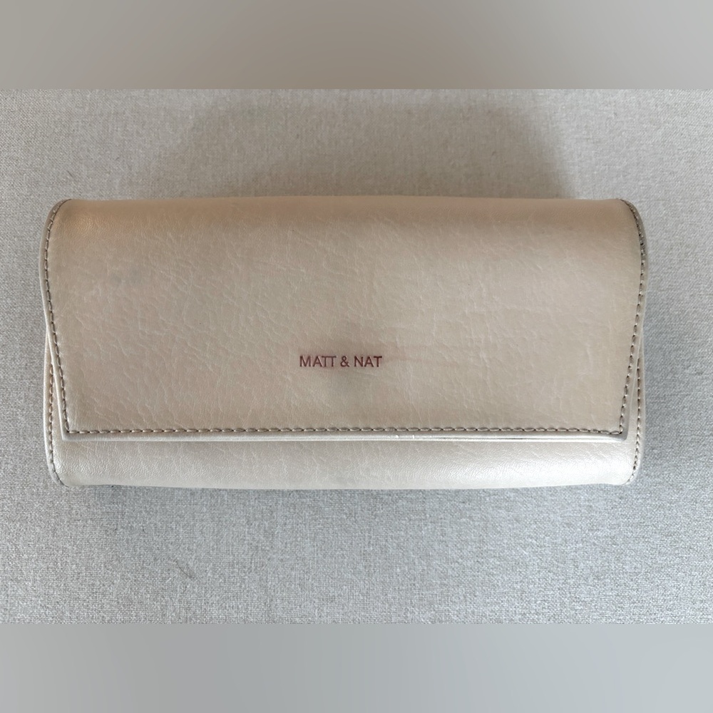 Matt & Nat vegan leather cream wallet